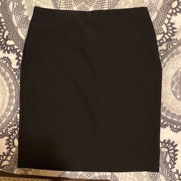 Mini black skirt - Picture 3 of 4